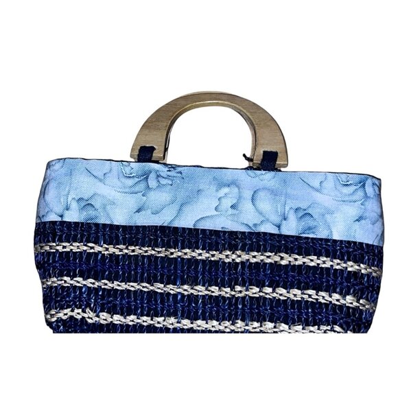 Handmade Wicker Woven Handbag with Bow and Wooden Handle 12" x 7" - Picture 4 of 7